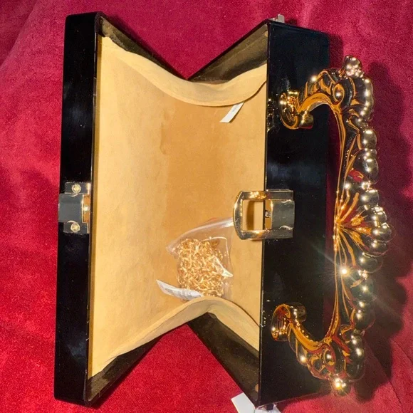 “Goal Setter, Goal Crusher” Pink Novelty Bag w/ Gold Chain- NWT - Picture 2 of 4